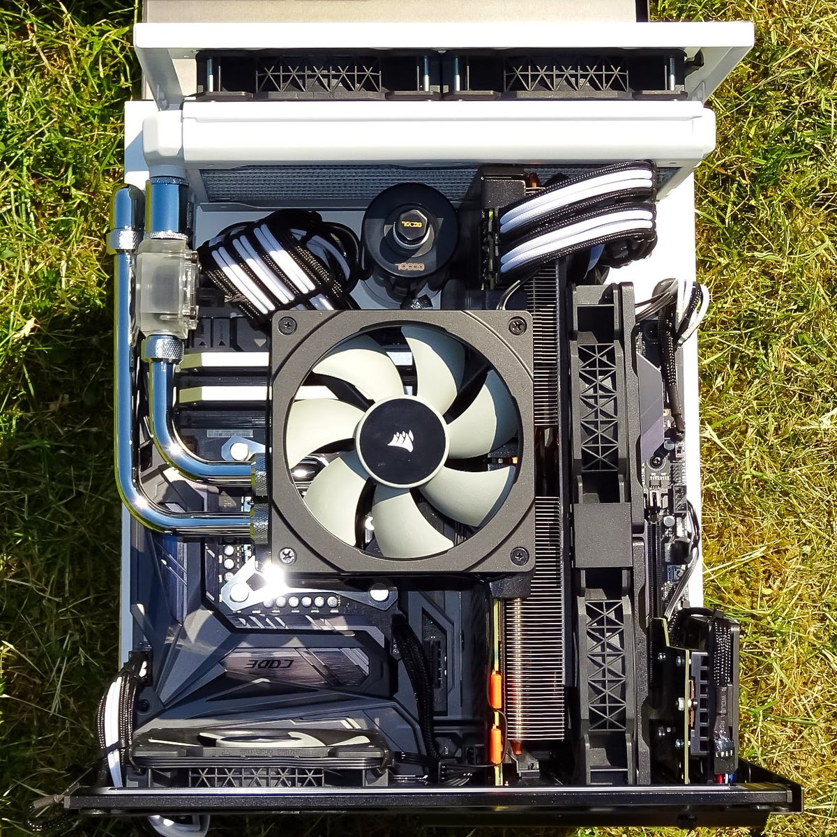 AT0MAC's tweet image. You might not know this... But i used to be deeply into building slightly unusual looking PCs

Today i started a new little project, so wait and see what i do this time

A few old examples:

#casemodder #pcmr #pcbuilder