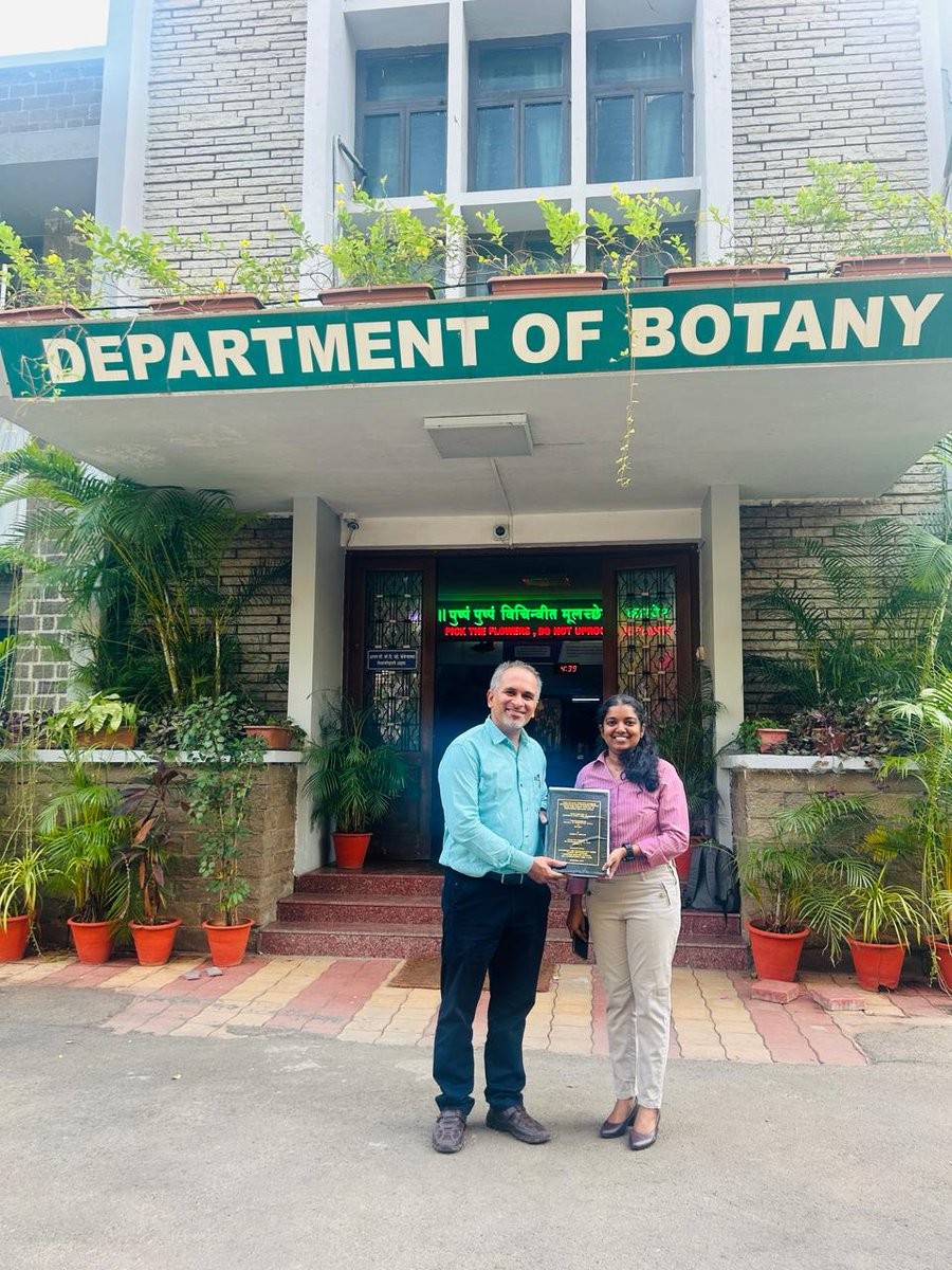 🎓🌿Thrilled to share that @Cliff_Woman, my PhD student, successfully defended her thesis yesterday! 🎉 To our knowledge, it is the first Indian thesis on cliff ecology. 🙌 Kudos to her for her daring fieldwork👏 Well done, Smrithy! #CliffEcology #PhDSuccess #ResearchMilestone