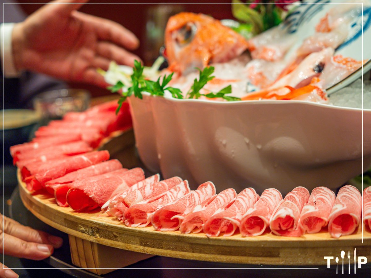 ⚜️ Liu's Hotpot, mi sitio para #hotpot favorito en Madrid. Su nuevo local en #CoboCalleja es impresionante y tienen más oferta de pescado y marisco.
⠀
Asociado de <a href="/chainespain/">Chaîne des Rôtisseurs España</a>
⠀
▫️Caldos y aderezo
▫️Pescado
▫️Marisco
▫️Ternera
⠀
#chainespain #chainedesrotisseurs