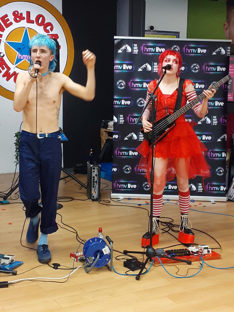 Keef_B_1's tweet photo. Well that was a bit special. Thanks @wearebled, you gave everything. That was one of the most energetic #LiveAndLocals i've witnessed.π
#music #musicislife #livemusic #gig #gigs #SaturdayThoughts #SaturdayVibes #BeKind #keepgoing #keepthefaith #love
πβ€β https://t.co/mK7tBnWUFL