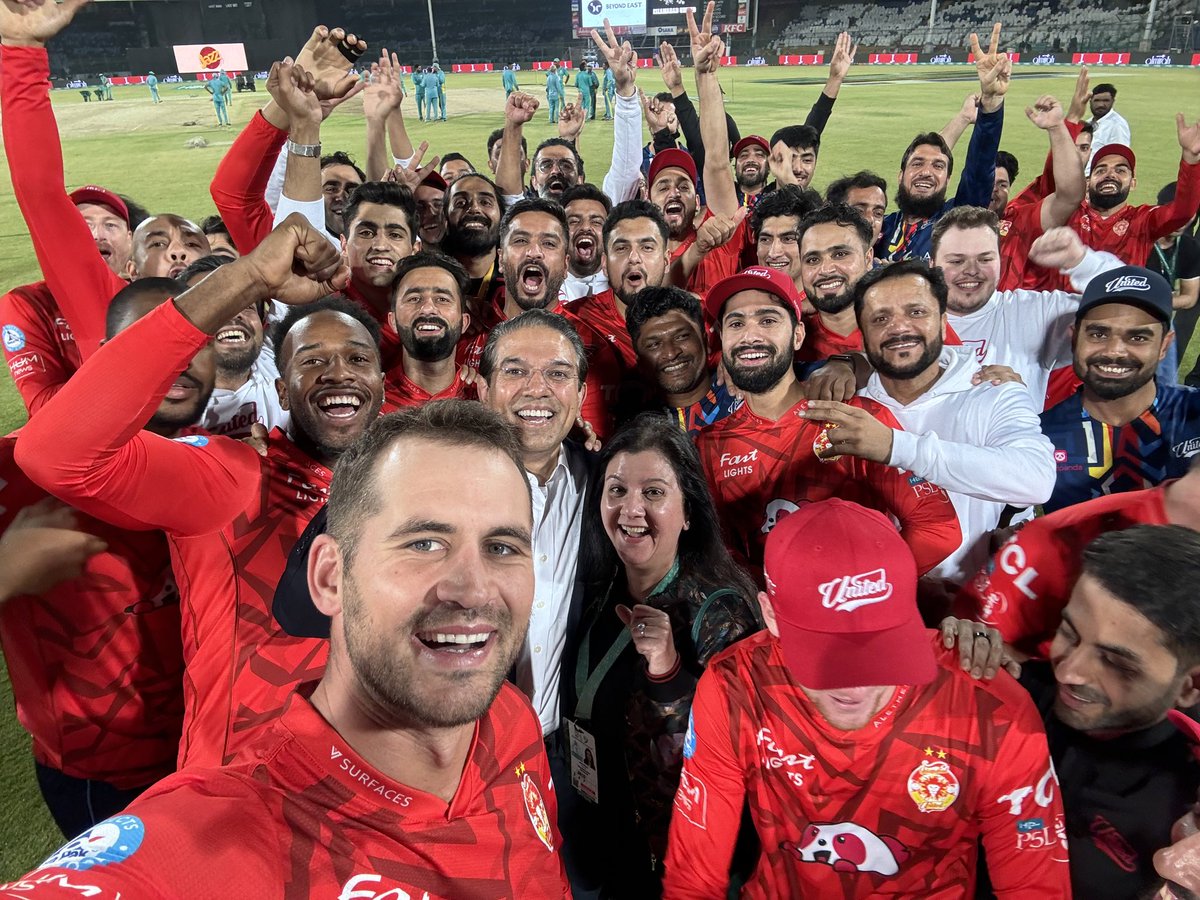 Final selfie of PSL9 from the Finals. #UnitedWeWin #3xChampions