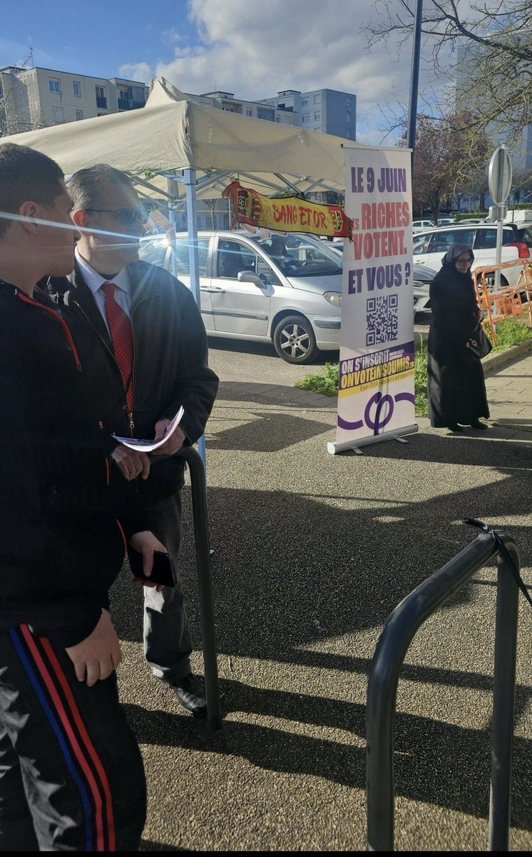 69800_lfi's tweet photo. 🔥 Caravane Populaire Insoumise à Saint Priest Bel Air ! 
✍️ Inscrivez-vous vite sur les listes électorales. 
Le 9 juin, faisons entendre notre voix : Votez @ManonAubryFr pour nous donner la force de tout changer  !
#UnionPopulaire #LFI #SaintPriest #Quartierpop https://t.co/IrQohOqB4e