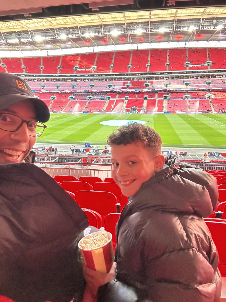Delighted to be sat with my littlest at Wembley for England Vs Brazil Come on England 🏴󠁧󠁢󠁥󠁮󠁧󠁿 (the correct flag England !! 🏴󠁧󠁢󠁥󠁮󠁧󠁿❤️)