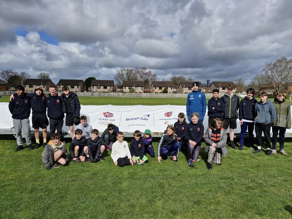 What a fabulous day! Thank you to all our volunteers for helping, we've got plenty done and we really appreciate all your efforts! What a fantastic community we have within the club #GetSetWeekend @ECB_cricket