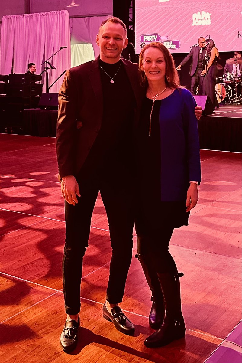 zerbrush's tweet photo. But look at me and my mom! https://t.co/5dXqZtwQC3