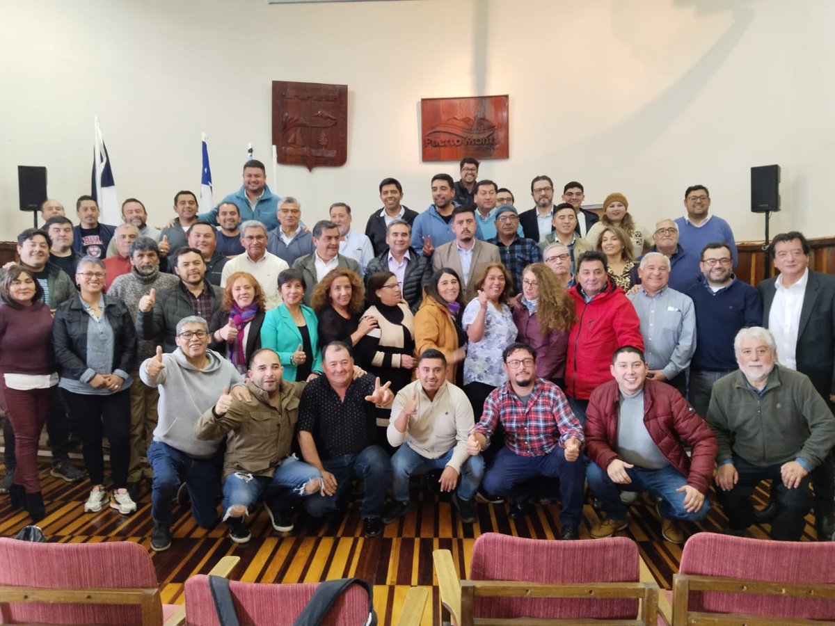 Hoy tuvimos una gran Junta Regional del PDC de Los Lagos. Muy fraterna y vital la Democracia Cristiana de esta hermosa región!! Gracias por la invitación!! ⁦<a href="/PDC_Chile/">Democracia Cristiana</a>⁩ ⁦<a href="/aundurragav/">Alberto Undurraga</a>⁩ ⁦<a href="/hectorbarria/">Hector Barria Diputado✌🏽</a>⁩ ⁦<a href="/pedroconchah/">pedroconchah@gmail.com</a>⁩