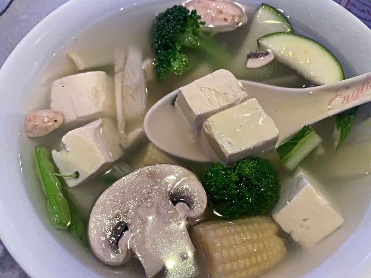Vegetable Tofu Soup, & a PBR, at China Delight, a Vegan Friendly Chinese Restaurant & Dive Bar in Corvallis, OR!
.
.
.
.
.
#vegan #veganfood #veganism #plantbased #vegansoup #soup #tofusoup #tofu #mushrooms #pbr #vegandrink #corvallisoregon #corvallis #corvallisvegans
