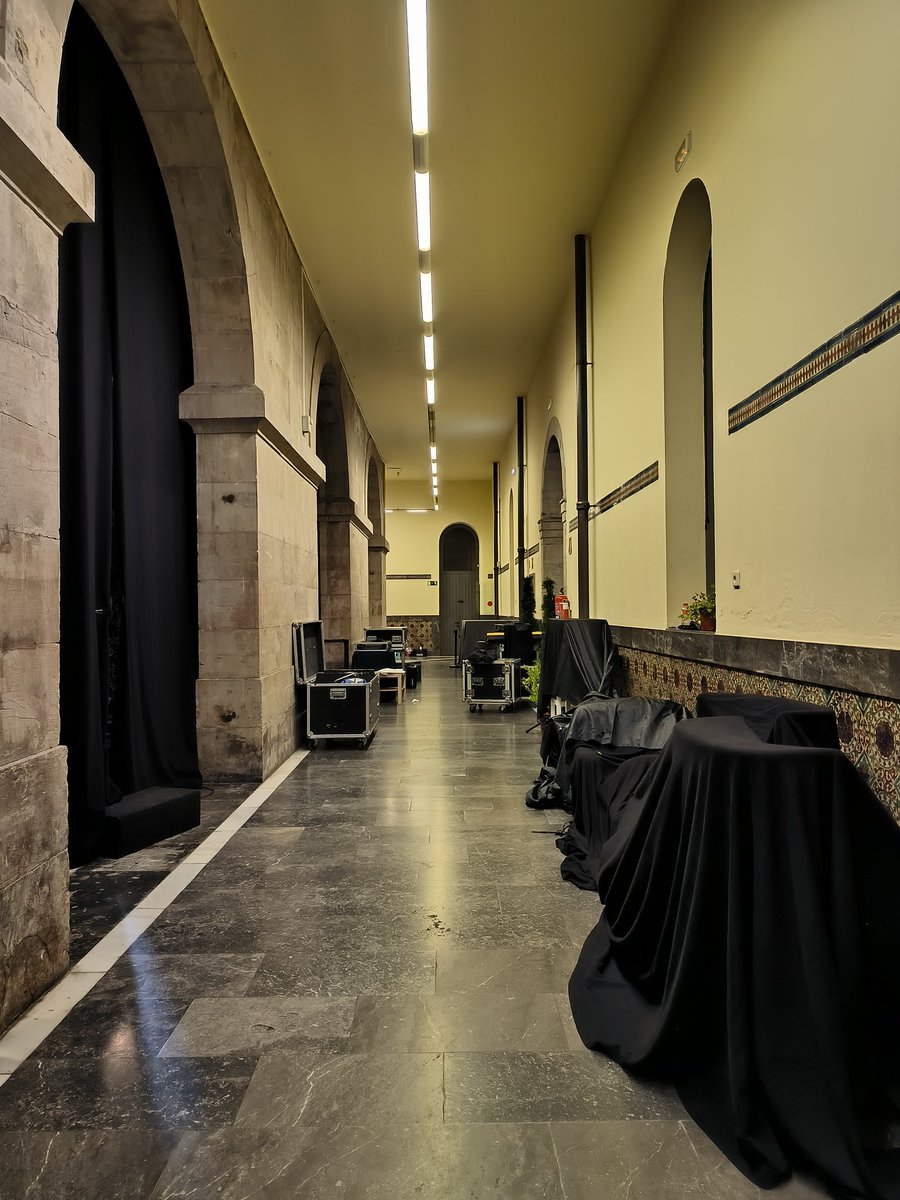 Recogemos hasta el próximo año. Pero antes queremos daros las gracias por llenar cada día y en cada acto bibliotecas, el Toma 3 y el Antiguo Instituto. Recogemos vuestro cariño y empezamos con fuerza a trabajar en el siguiente POEX.
¡Hasta la pronto! ❤️