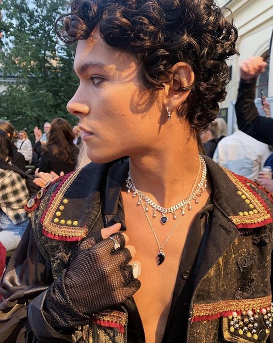 stormy_lizzie's tweet image. ok but who remembers this day?  one of the first events the fandom was freaking out together😭