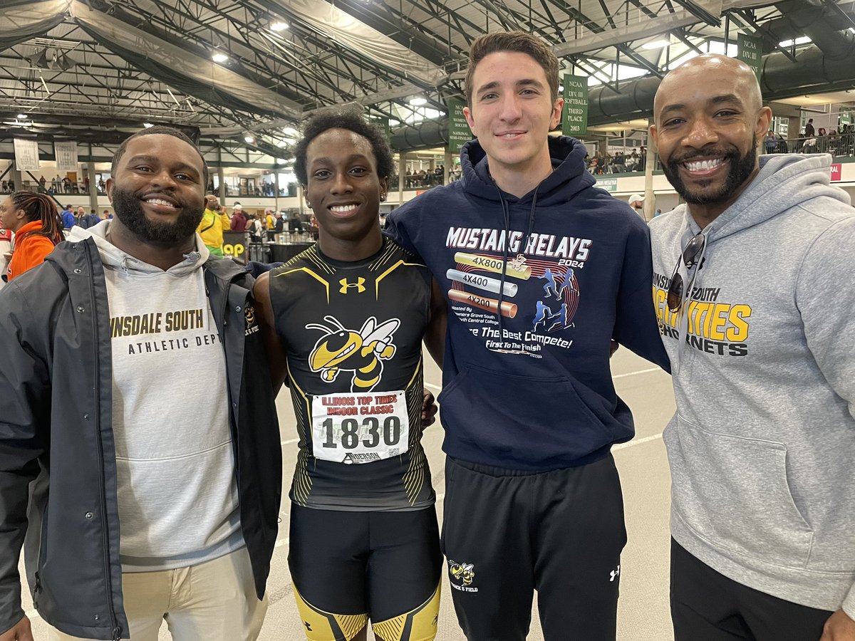 First place in the 60M Dash Amari Alexander with a time of 6.94