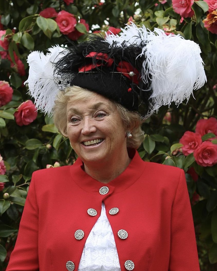 Andrea's Closet ac tweet media