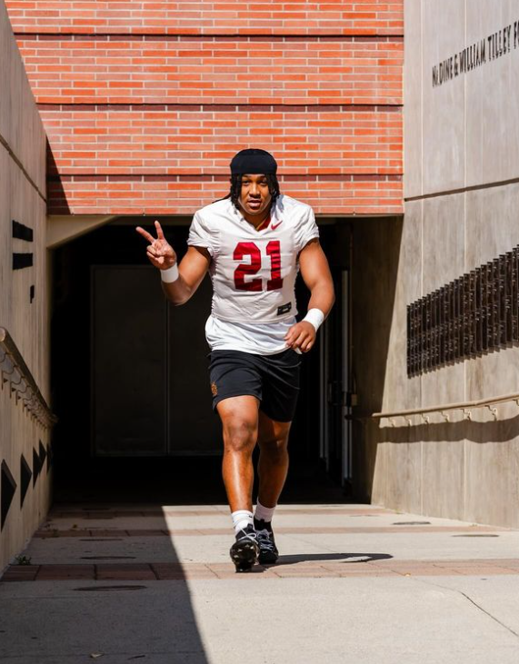 Clarkston 2024 Desman Stephens looked like he easily gained 25+ lbs since enrolling early at USC....