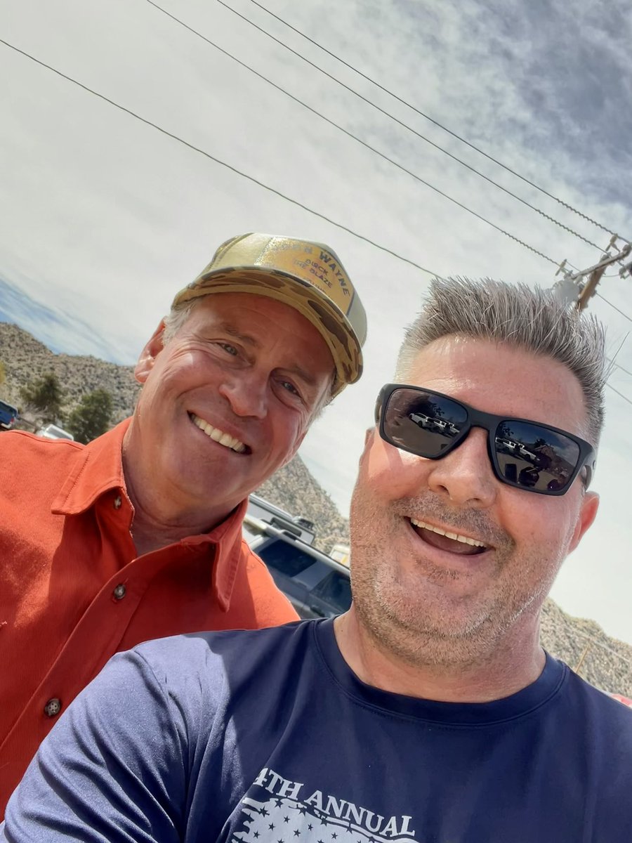 MotorFoot163's tweet photo. Walked/jogged the John Wayne Cancer Foundation 10K today and I got to talk with Ethan and Marisa Wayne after….today was a GREAT day!!! @JoinJohnWayne @marisawayne #PioneertownCa #RunPilgrimRun https://t.co/LiZDB7GrXK