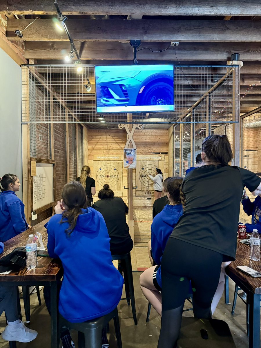 After a successful day of volleyball, we headed to Blade and Timber to try out axe throwing! The team of Reese, Megan, Liyah, Abbi, Katie, and Coach Abi won a best 2 out of 3 games, but so many laughs by everyone🪓