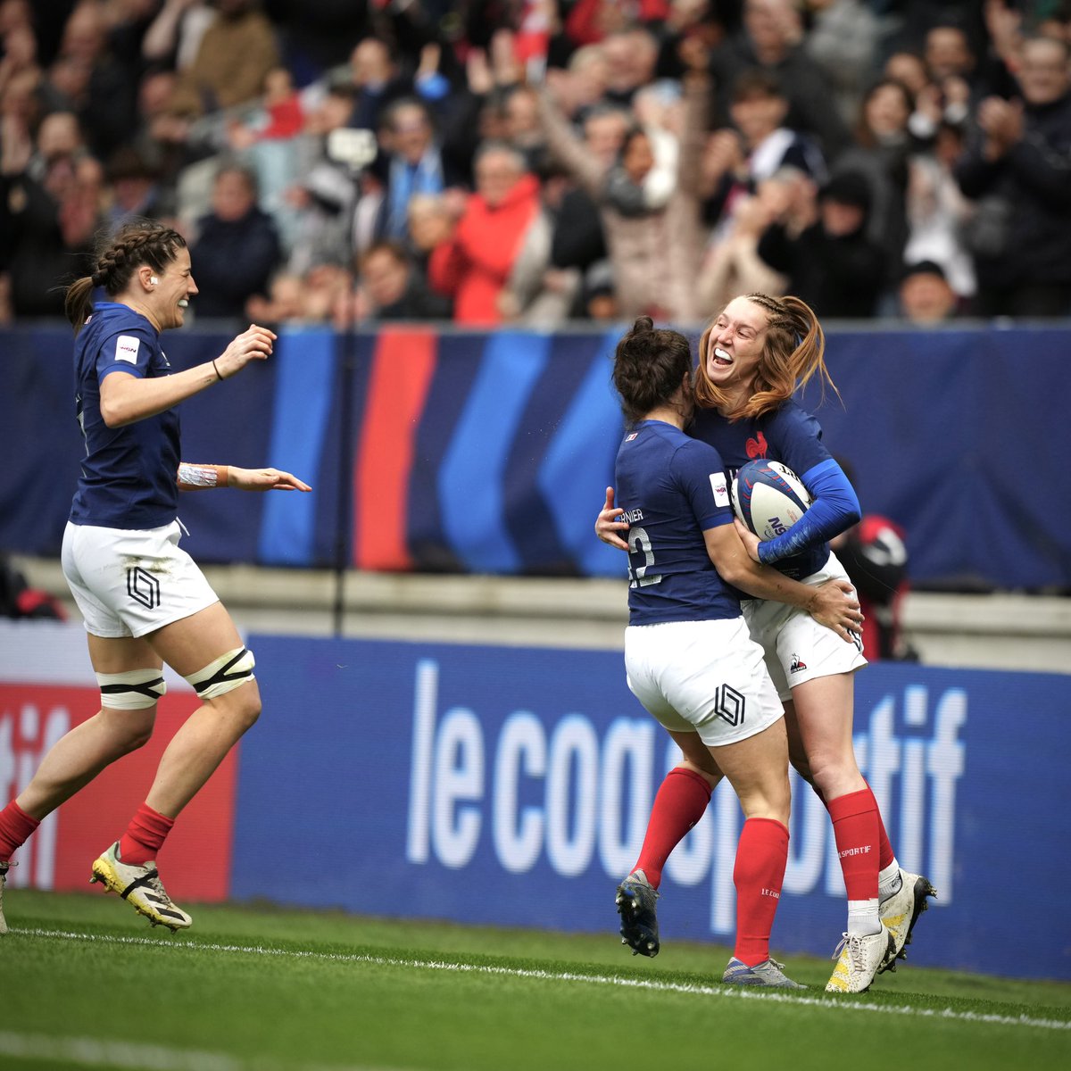 🔵  𝗝⚪️𝗕 𝗗🔴𝗡𝗘
Victoire bonifiée contre l’Irlande devant un immense public du Mans ❤️

#FRAIRL #XVdeFrance #NeFaisonsXV