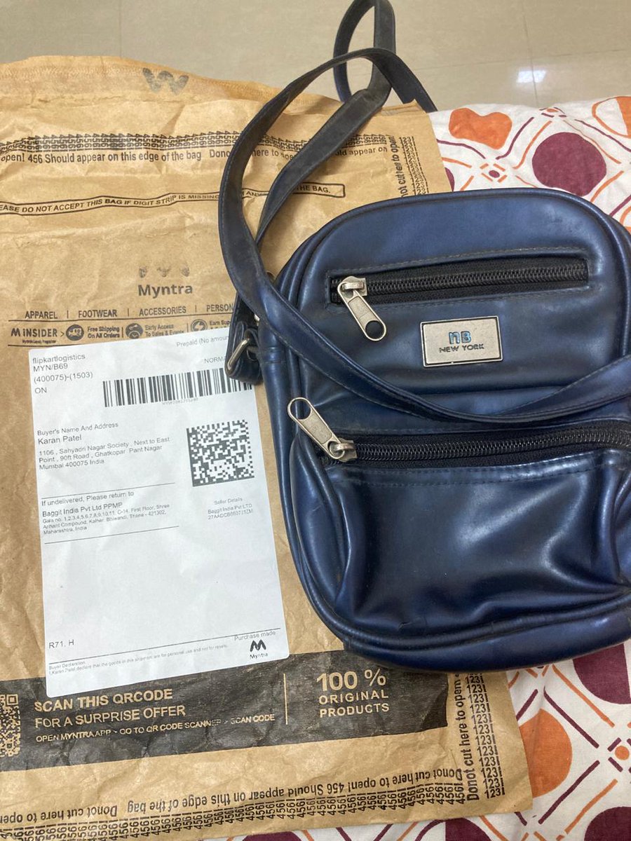 Shruzz2's tweet photo. @myntra @myntra  What I ordered 😂😂😂
Vs. What I got. This how you provide service I ordered a green sling bag and not a navy blue sling do you understand the difference. Please replace my item or refund it. As it is not what I opted to order and that's unfair @jagograhakjago https://t.co/3pSgPTWsrU