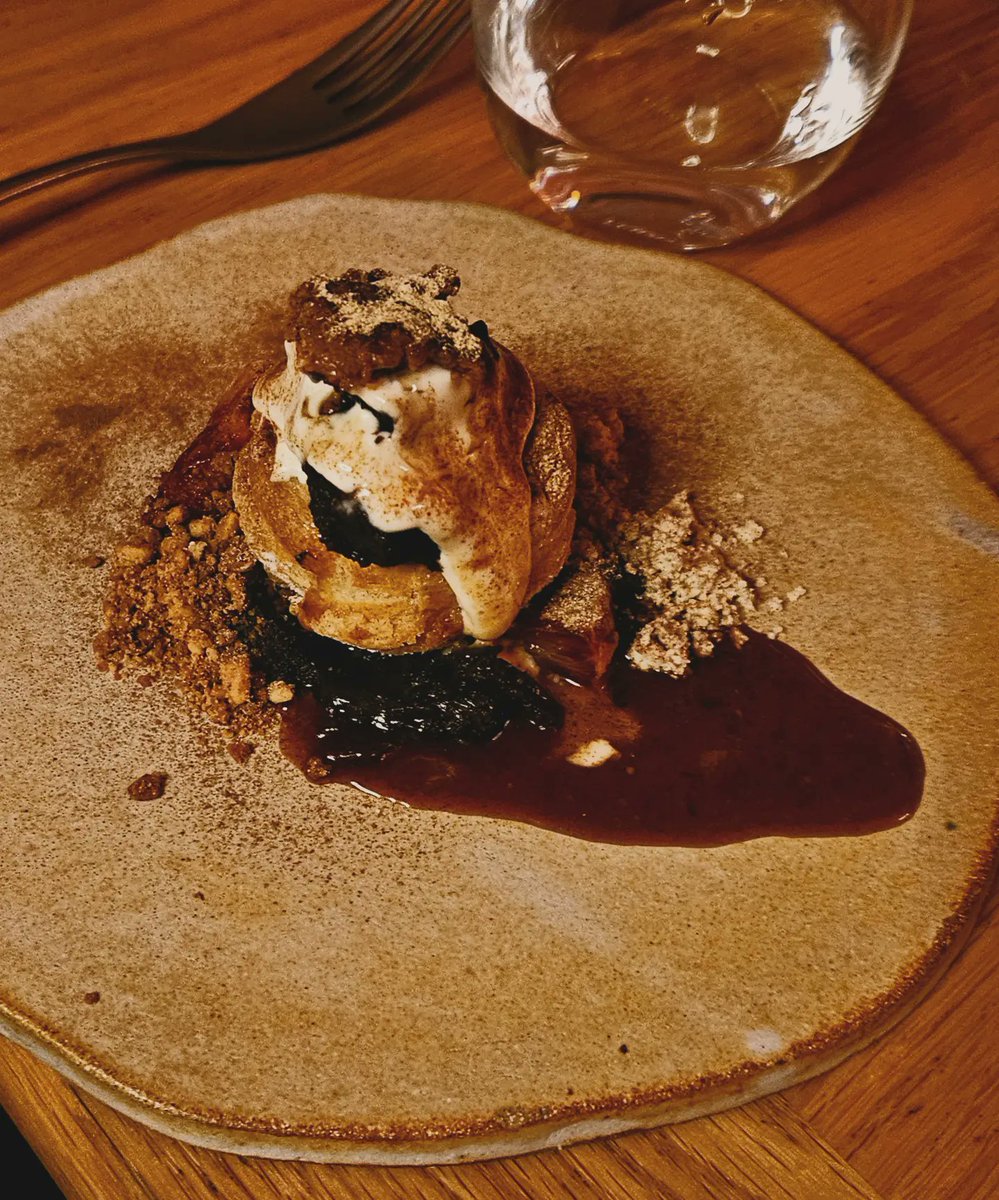 Une belle adresse gastronomique parisienne, le Restaurant Mi Kwabo du Chef Elis Bond et sa femme Vanessa (sommelière), qui vous fait voyager culinairement dans les 54 États d'Afrique et d'Outre-Mer. 

#Gault&amp;Millau #AssietteMichelin #TopChef #MiKwabo #MustVisit #ElisBond #Bénin