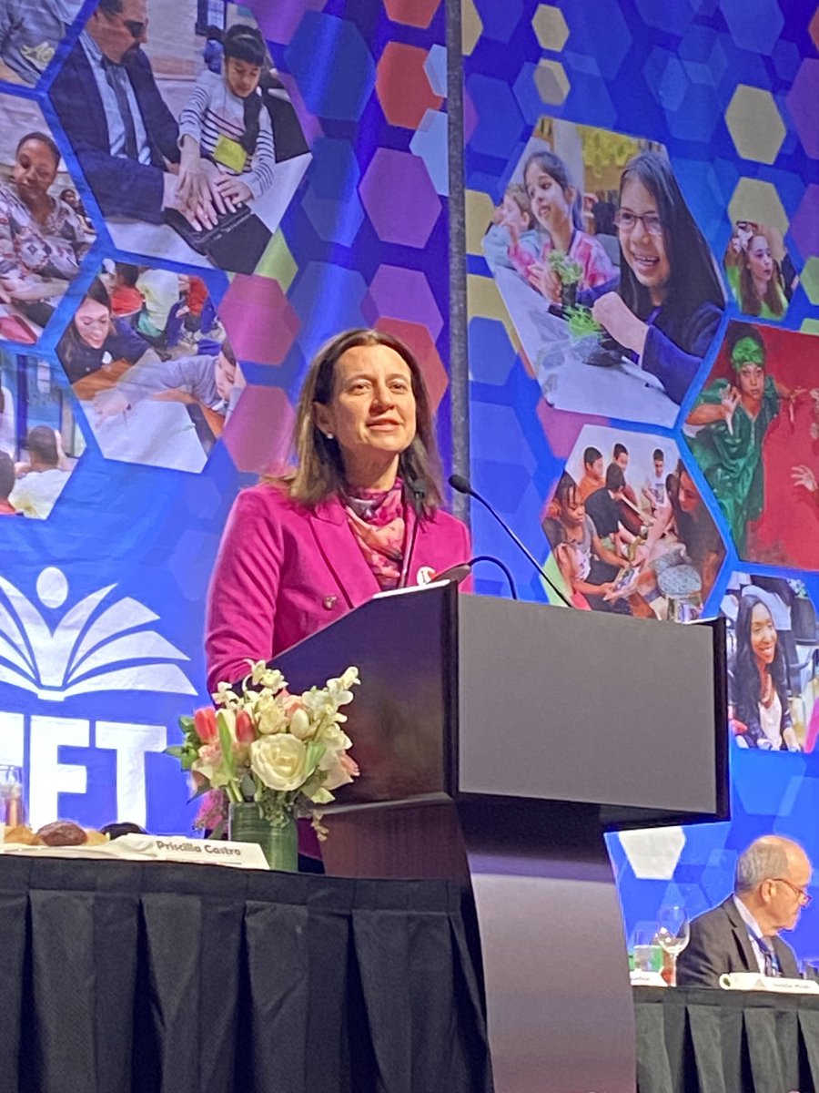 Kimmce1's tweet photo. Great Day celebrating SRP’s in NYC. Thank you UFT. ⁦@MelindaJPerson⁩ ⁦@nysut⁩ ⁦@NYSUT2VP⁩ ⁦@lfottr⁩ ⁦@NYSUTMHRO⁩ https://t.co/Kk2T0kByEr