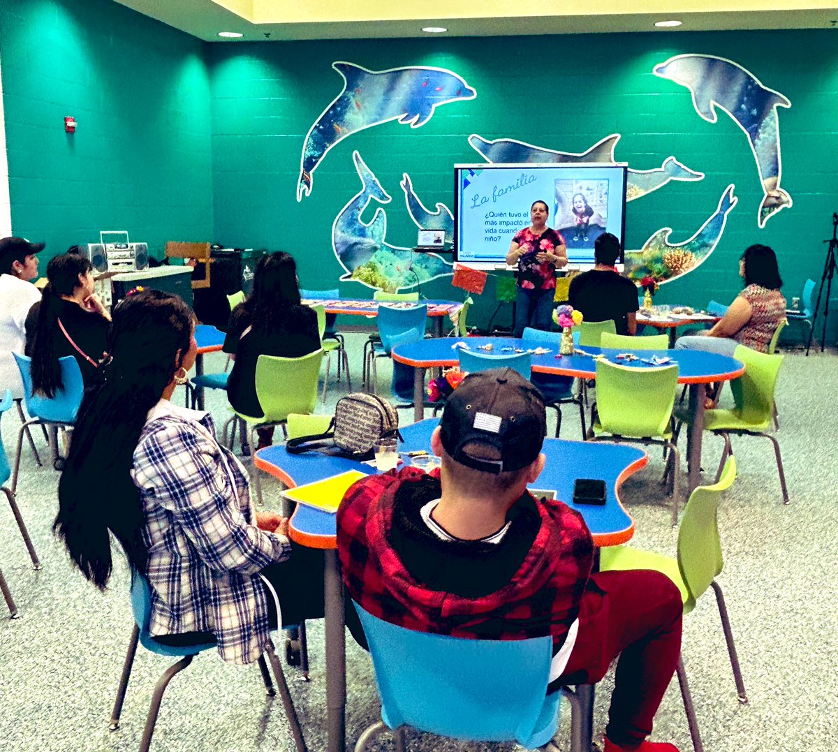 Spending this beautiful Sat. morning with our @CCISD emergent bilingual families at Rose Shaw Elementary with @RebeccaPalaci11, @ChristieBernal, Adriana Caceres, and the fabulous bilingual teachers! @TXELinfo