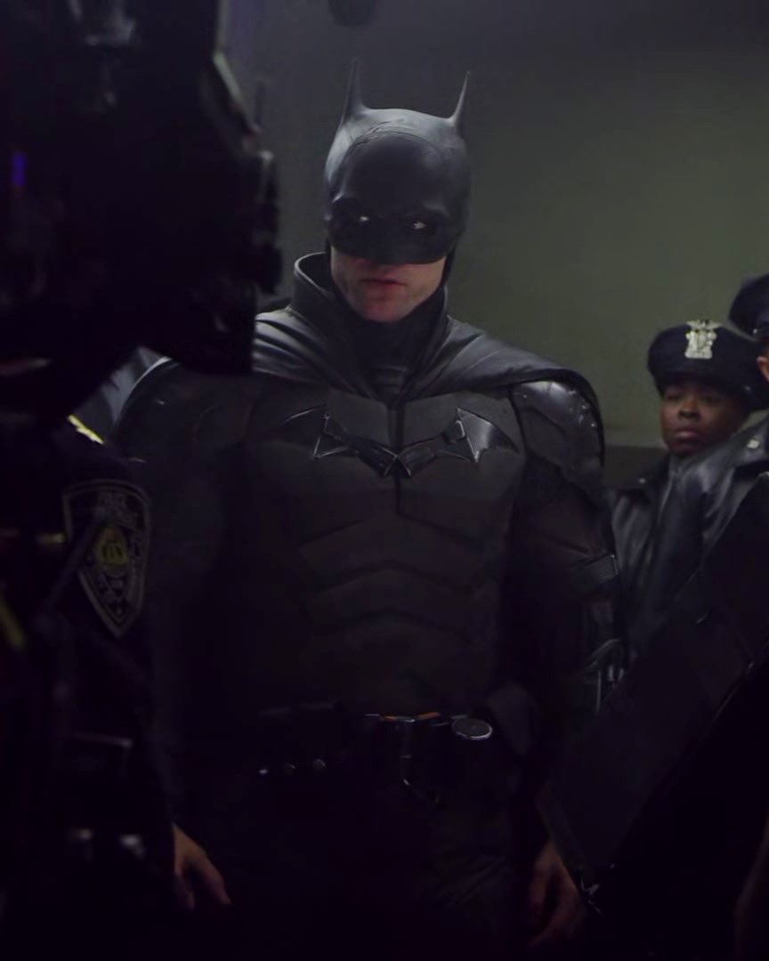 TheBatmanSaga's tweet photo. Robert Pattinson on the set of The Batman. https://t.co/ixIKa9jVd2