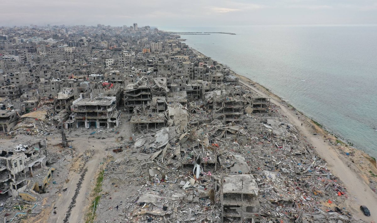 BRAVENEWEUROPE1's tweet photo. From obscuring the West’s role in starving Gaza to sensationalised accounts of mass rape by Hamas,  journalists are playing the role of propagandists, not reporters

Jonathan Cook @Jonathan_K_Cook 

How the Western media helped build the case for genocide in Gaza

https://t.co/RbrwzWrxpk

#GazaGenocide #media #fakenews #mainstreammedia

@SousaPPS @dcpcastro @EoghanGilmartin @dcwat1967 @JMA986 @Keen_Cdn @OSE_be @SBFikri @AndSili @WolfgangZwander @esaccl @UVivy @L_Oberndorfer @wegeheld @Nicopalacios @berna_leon @roblogic_ @JonasfraAA @fefacademy @maxlodel @HeinrichBruning @LucaFontana1 @DonzellaGiusy @counterchoir @nonnusquam @monicagosio @HispanicMontec1 @Fabrilo1 @Vint13 @sipham5 @MeaningofLife13 @OscarBroughton @redmayseattle @dvcronin @simonchilds13 @xuqinduo @csibike1 @rnaunton @jordimunozm @MG3904 @ClydesiderRed @HughCullenSSP @a7gc3 @2024Focus @AxiBM @1viicente3 @agustinmlasanta @SylviaFaniel