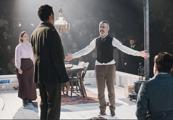 Review: An Enemy of the People Can Be Strong Medicine🏙️🎭 ✨ @anenemyplay 

Read Brian Scott Lipton’s review at Cititour.com. Link in bio. 

#broadway #anemyofthepeople #nyc

Photo: Emilio Madrid