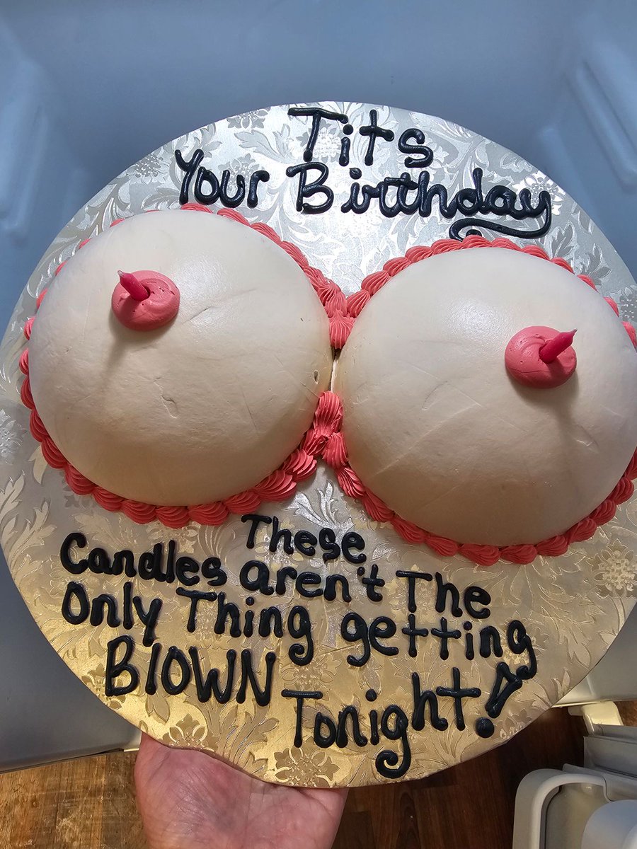 This week's inappropriate cake.

#bakerylife
#shoplocal
#sugarmommaconfections
#setx