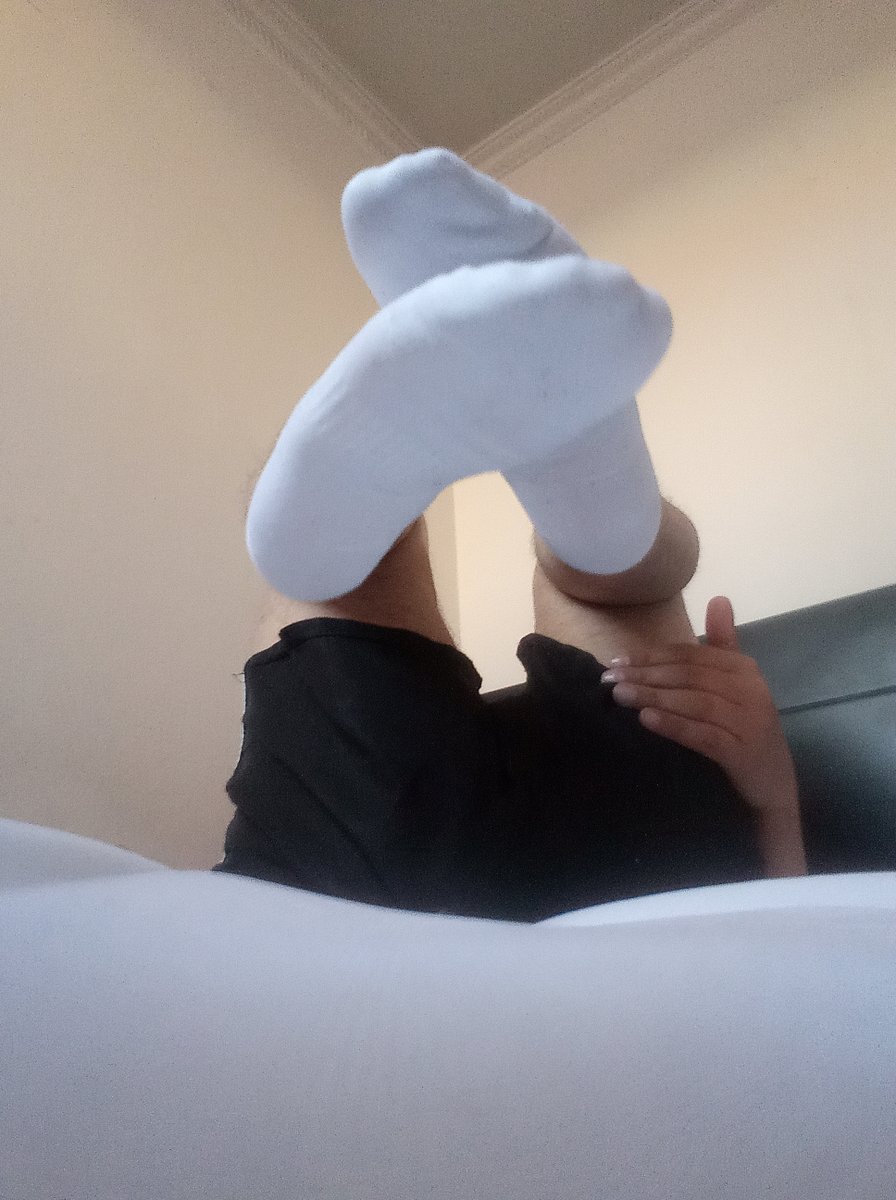 Jacksocks16's tweet photo. #whitesocksfetish #sniffmysocks #smellmysocks #fetichecalcetinesblancos #feetsmen #socksmen #socksfetish #gaysocks #socksguy
https://t.co/geZYIPkumj https://t.co/Bpiib0EhgH