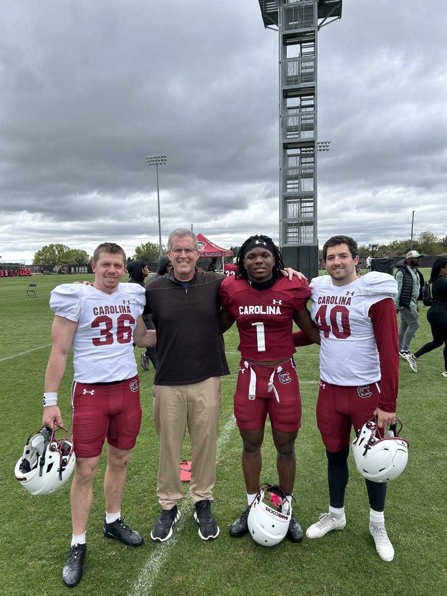 It was great to see some of my former players at USC spring practice. Proud of Hunter, DQ and Alex. Great players but even better young men! ⁦@alex7herrera⁩ ⁦@DQSm1th⁩ ⁦@Hrogers_26⁩ ⁦@GamecockFB⁩