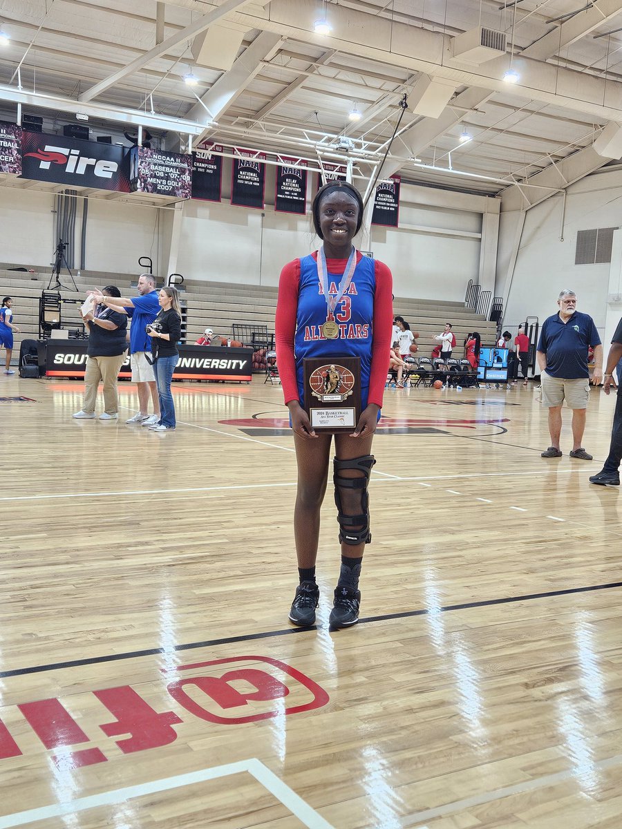 CDNeal305's tweet photo. Proud of you @janiiyyah_ . FACA All Star Classic  MVP for the North squad.

#moretocome https://t.co/zxwiwnO2oe