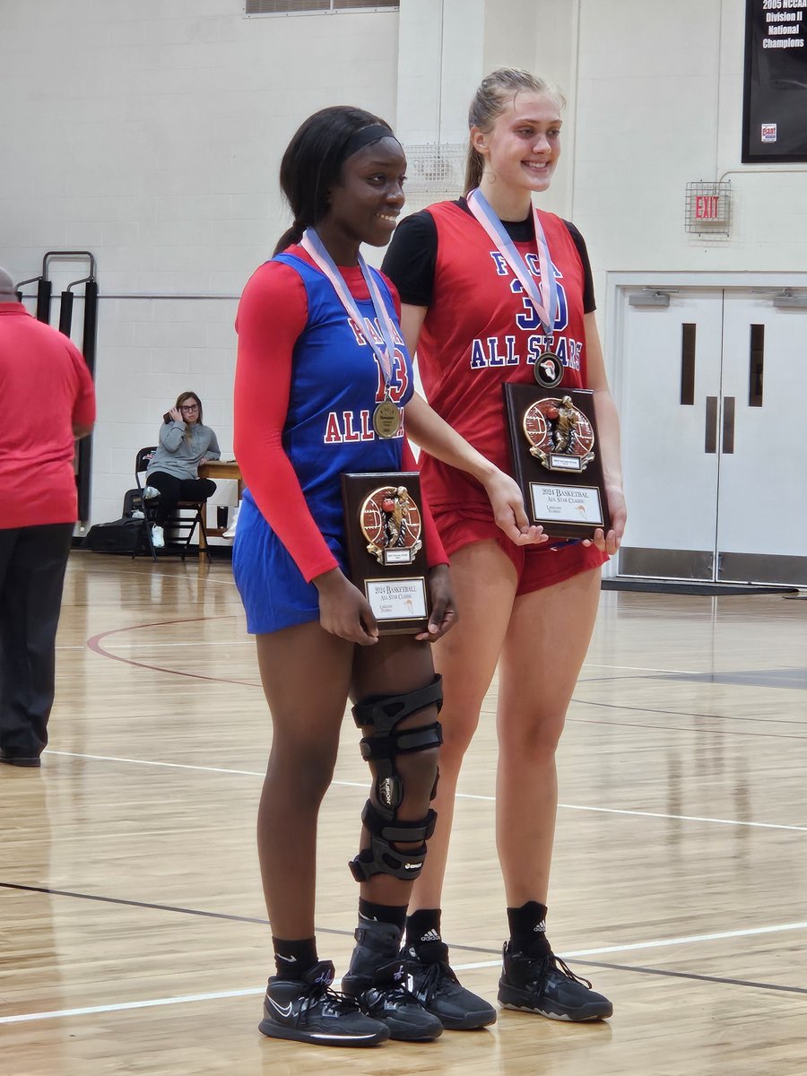 CDNeal305's tweet photo. Proud of you @janiiyyah_ . FACA All Star Classic  MVP for the North squad.

#moretocome https://t.co/zxwiwnO2oe