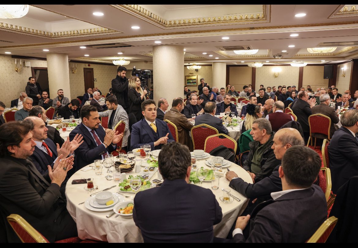 İlci Holding ve Milletvekilimiz Sn. Nedim İlci’nin düzenlediği iftar yemeğinde Muşlu vatandaşlarımızla, bürokratlarımızla ve iş insanlarımızla bir araya geldik. Ankara’da Turgut Altınok Başkanımızla birlikte yapacağımız çalışmalara dair istişarelerde bulunduk.