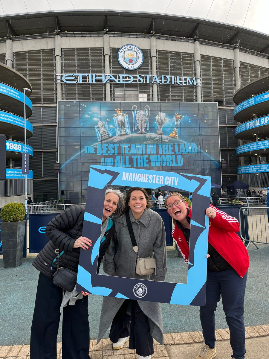 Thanks to @ManCityWomen for hosting the Women’s Sport Collective at the Etihad today for the WSL Manchester derby. What a fabulous experience and a wonderful chance to network with senior women from across sport. 🙌