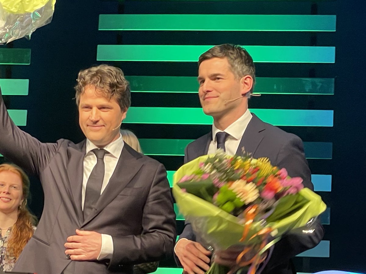 Het CDA komt terug. Inhoudelijk sterke speeches over solidariteit, duurzaamheid en gemeenschapszin van lijsttrekker EP ⁦<a href="/tbwberendsen/">Tom Berendsen</a>⁩ en partijleider ⁦<a href="/HenriBontenbal/">Henri Bontenbal</a>⁩ op partijcongres met 1000 leden. ⁦<a href="/cdavandaag/">CDA</a>⁩