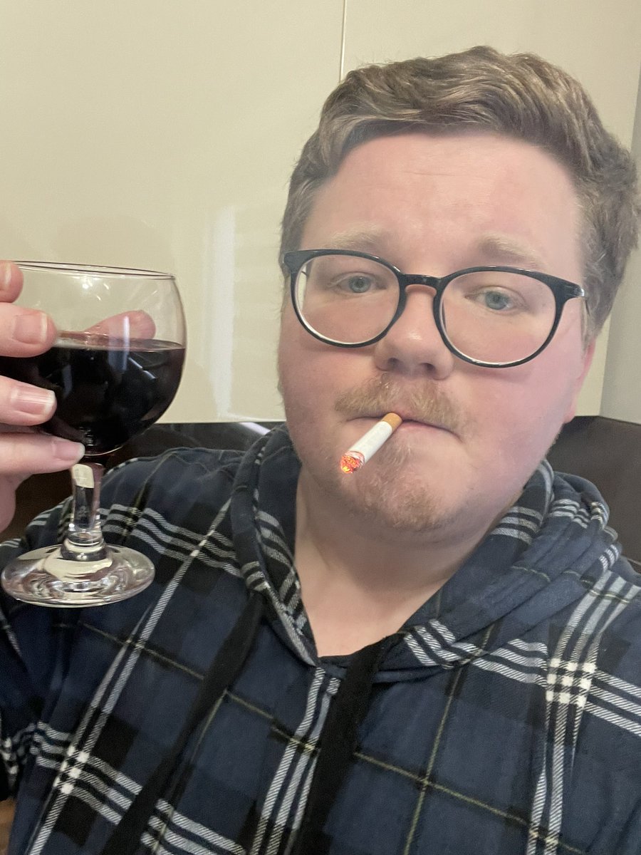 Neither rum nor whisky, I’m afraid, but some vino (and a cigarette to boot). Happy Ramadan/Rumadan!

#AtheistDay #AtheistDayRUMadan @CEMB_forum @MaryamNamazie #ExMuslim