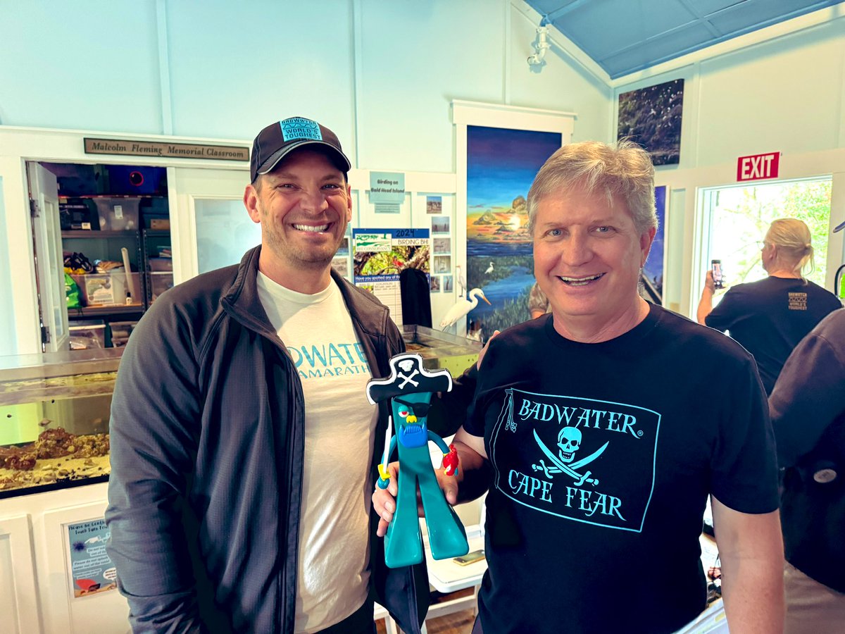 LuckyJadeJules's tweet photo. In more “we continue to make questionable life choices” news 📰, we’re on Bald Head Island 🏝️ this weekend for the @badwater Cape Fear 🏴‍☠️ 51 mile race. @TheMolecularDoc is running 🏃🏻‍♂️ (he’s at mile ~36 rn) and I’m crewing / baking (the doc’s fave post race treat - pumpkin pie 🥧) / driving a golf cart around (no cars 🚫 allowed on the island) / nursing a lingering tendinopathy injury ❤️‍🩹 / and getting a little beach 🏖️ time in as prep for the @WPT @wpt_global @VirginVoyages 🛳️next week! #TeamRunGood