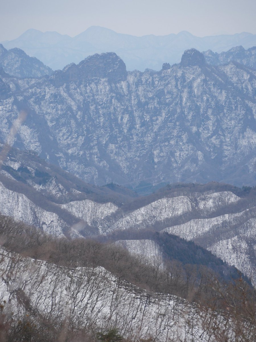 GuideRestos's tweet image. Usui pass sur le Nakasendo. Magnifique paysage entre les préfectures de Nagano et Gunma. D'un côté le volcan Asama et de l'autre la plaine de Tokyo