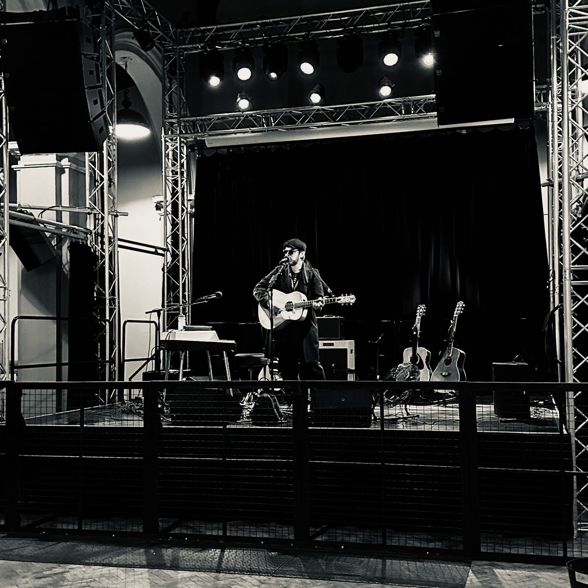 Gaz Coombes tweet media