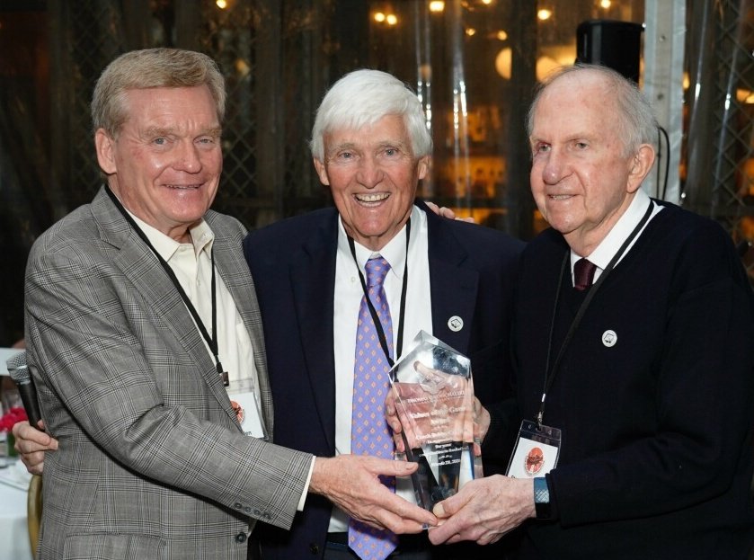The Konchalski Foundation Values of the Game HONOREE: Coach Bob Cremins. Presented by former recipient Pete Gillen and Board Chairman Steve Konchalski. Great day of Basketball fellowship at The Bryant Park Grill....... Midtown Madness. @stfxcoachk @AdamZagoria