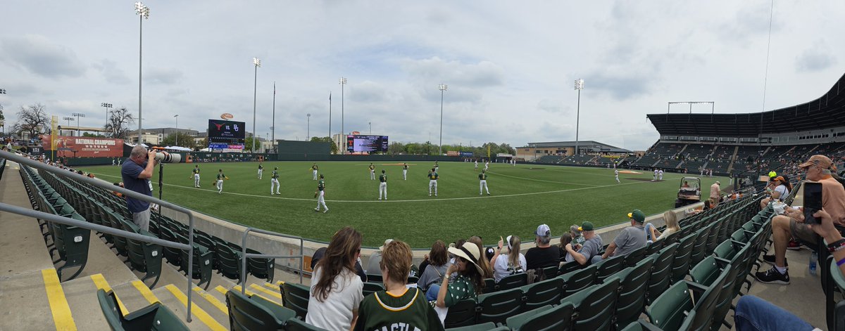 temleh8four's tweet photo. Here for some good ol' baseball. #HookEm https://t.co/LKge3mqCRf