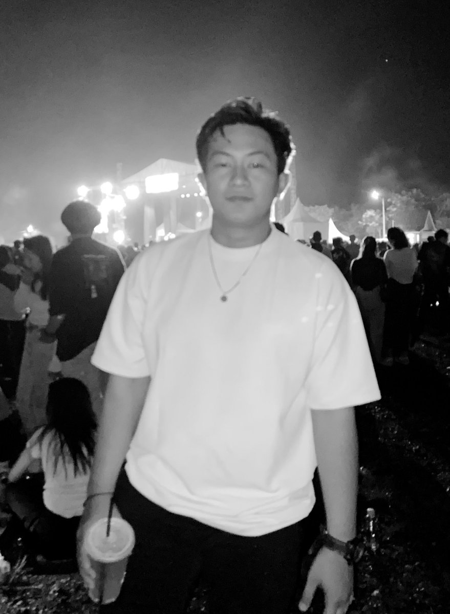 slicebeeff's tweet image. black &amp;amp; white