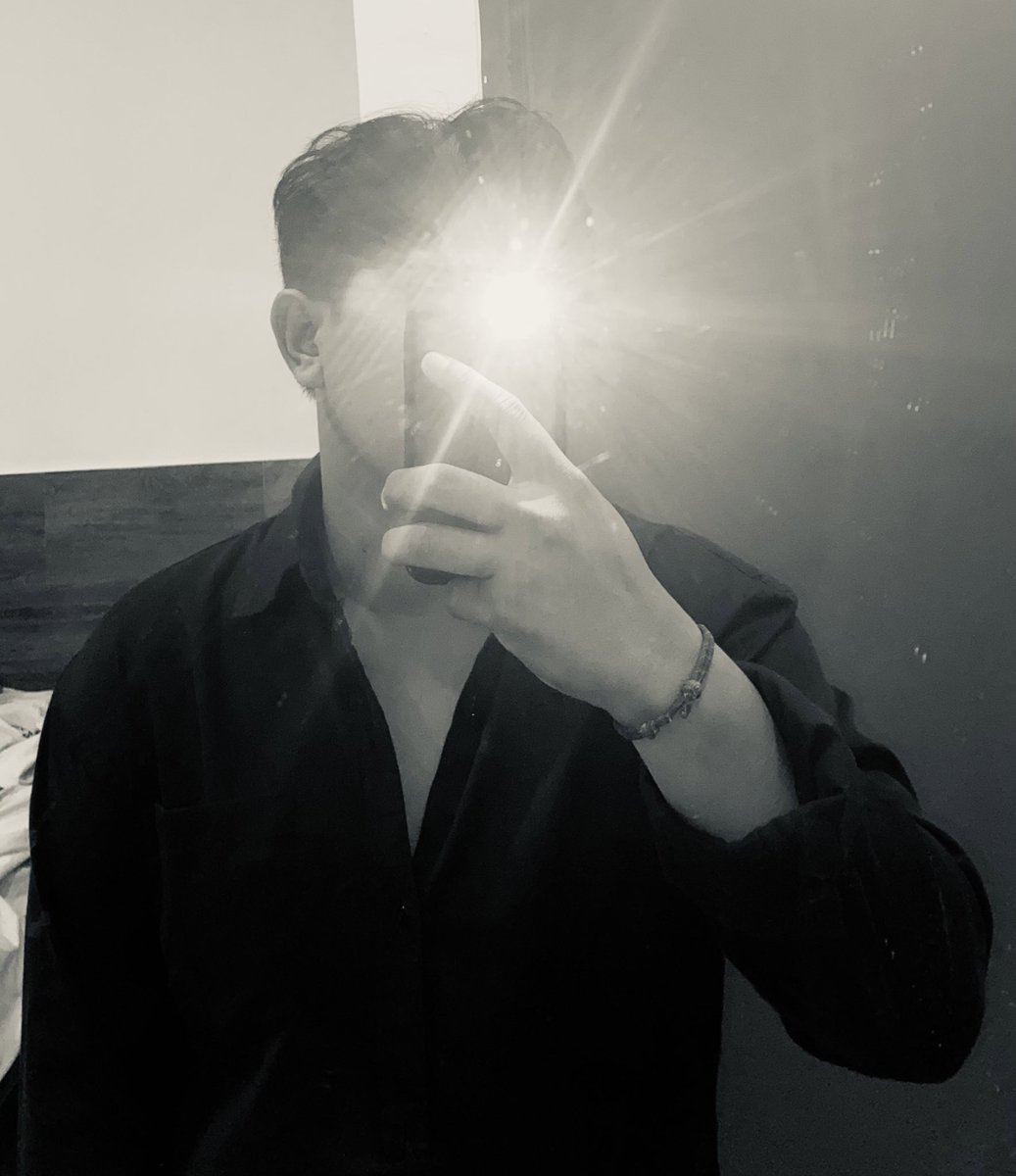 slicebeeff's tweet image. black &amp;amp; white