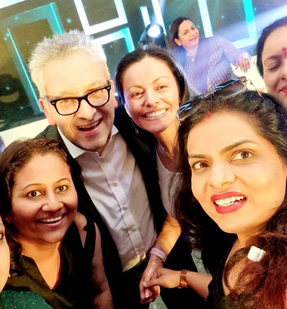 Wonderful evening organised by @Sujathavip with brilliant music, drum playing, fantastic food and dancing Met the many brilliant women interventional cardiologists- this is one of the most fun high energy meetings I've been to. Indian women ICs rock. @DrSaritaRao2