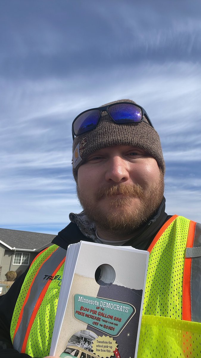 ProsperityMN's tweet photo. From southern Minnesota in Mankato, we have our teams talking to voters about fiscal responsibility and a how they can stop lawmakers from taxing them even more! #OneExpensiveMinnesota https://t.co/TIeeY3C18G