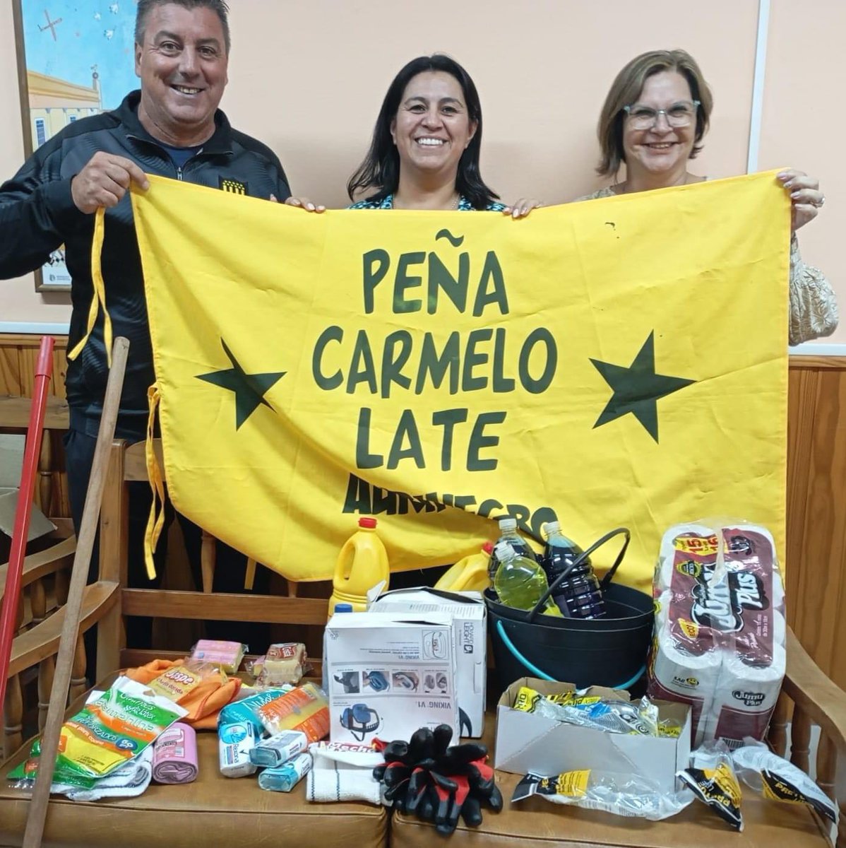 Carmelolate's tweet photo. Vuelta a clases.
 El día de ayer entregamos a personal de UTU Carmelo, insumos de botiquín de primeros auxilios, artículos de seguridad industrial y artículos de limpieza para la reapertura del taller de Carpintería. https://t.co/5rWn74IFZB