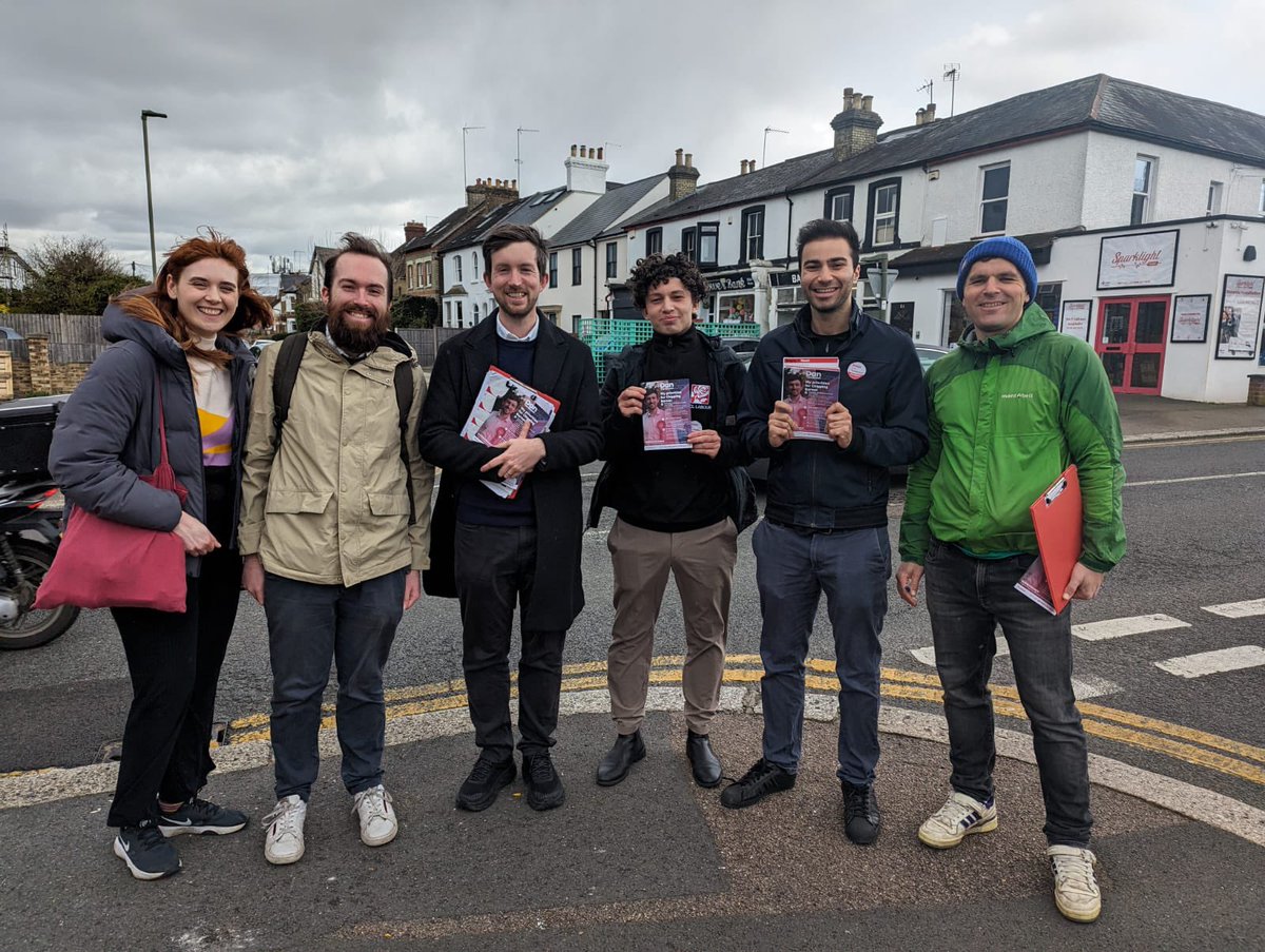 Great day on the doors for @Dan4Barnet in Chipping Barnet 🌹 🌹