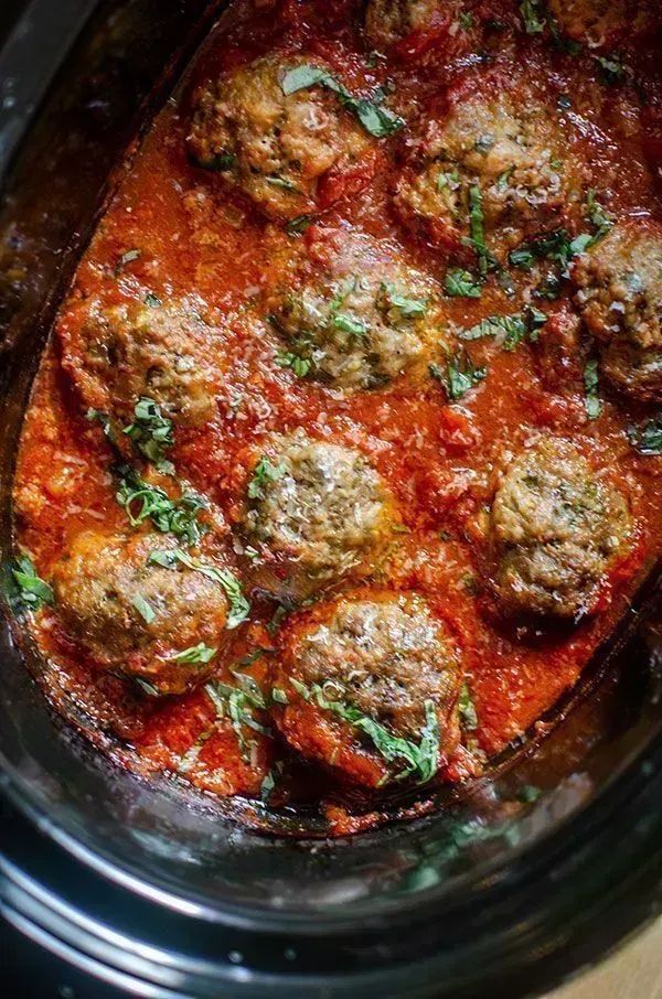 Living_Lou's tweet photo. Slowcooker meatballs made with ground beef and pork, Parmesan cheese, herbs and spices - slowly simmered in tomato sauce. 😃

RECIPE: https://t.co/MF7sMfXqGv
#homemade #delicious https://t.co/NDGLQgL4zW