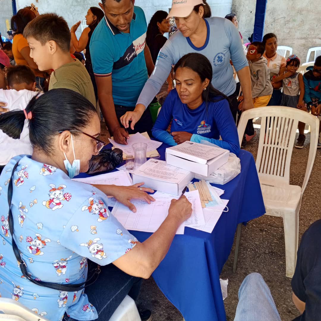 Yo♥️Cumaná nuestra gracias a nuestro Presidente @NicolasMaduro el Alcalde @lossifontes con la @Rutamedicacuma1 en su 2do Aniversario llevó a cabo mega jornada en la comunidad de Caiguire en conjunto con varias Instituciones sumadas al 1x10 del buen Gobierno #HaciaUnPróspero2030