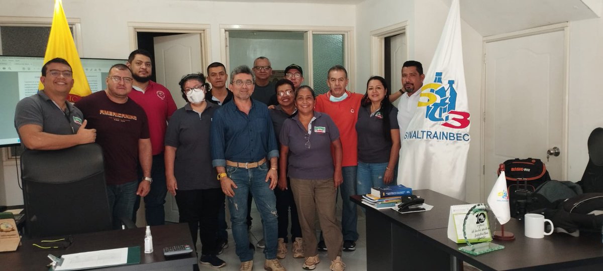 Sinaltralipal's tweet photo. #Sinaltralipal capacitación en temas de salud, tan importantes para los trabajadores en la defensa de sus derechos, estabilidad laboral reforzada, calificación de origen, perdida de capacidad laboral.
Gracias compañeros de #Sinaltrainbec Yumbo por la invitación.
Unidad y lucha https://t.co/9aCg9lE9aR