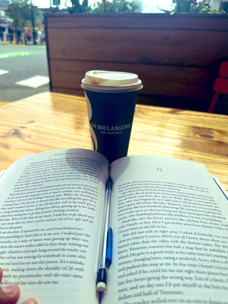 Chillaxing in San Francisco one #cupofcoffee at a time.

Blue bottle coffee in SoMa. My fav latte - so creamy & earthy. 💙

La Boulangerie in Hayes Valley. The OG that got #delicious #pastries into #Starbucks.

#coffee #CoffeeTime #SanFrancisco #reading #chillaxing #relax